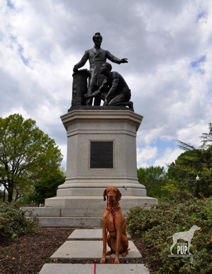 Tavish at the Freedmen's Memorial